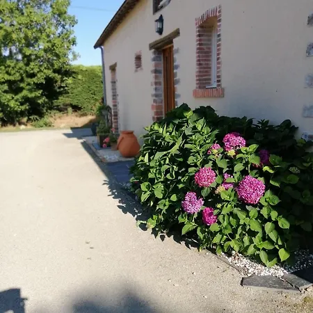 Holiday home Le Verger Marigne-Peuton